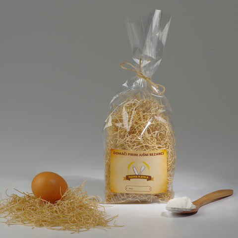 Domači pirini jušni rezanci